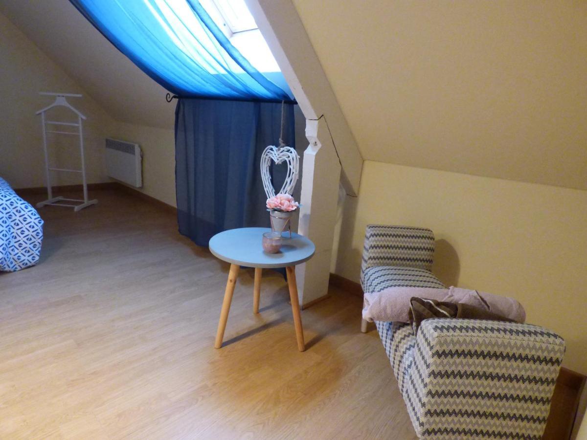 Les Petites Brosses Bed and Breakfast Montbizot Εξωτερικό φωτογραφία